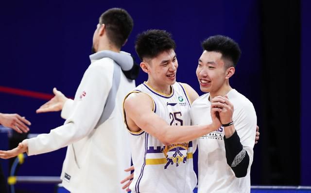 苏成峰嘴上应承，但实际却根本没把他放在眼里。